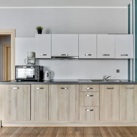 Grand - Szafuza Szafarnia